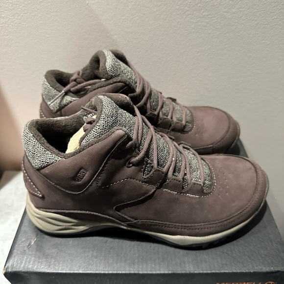 Merrell hiking boots - Picture 2 of 5